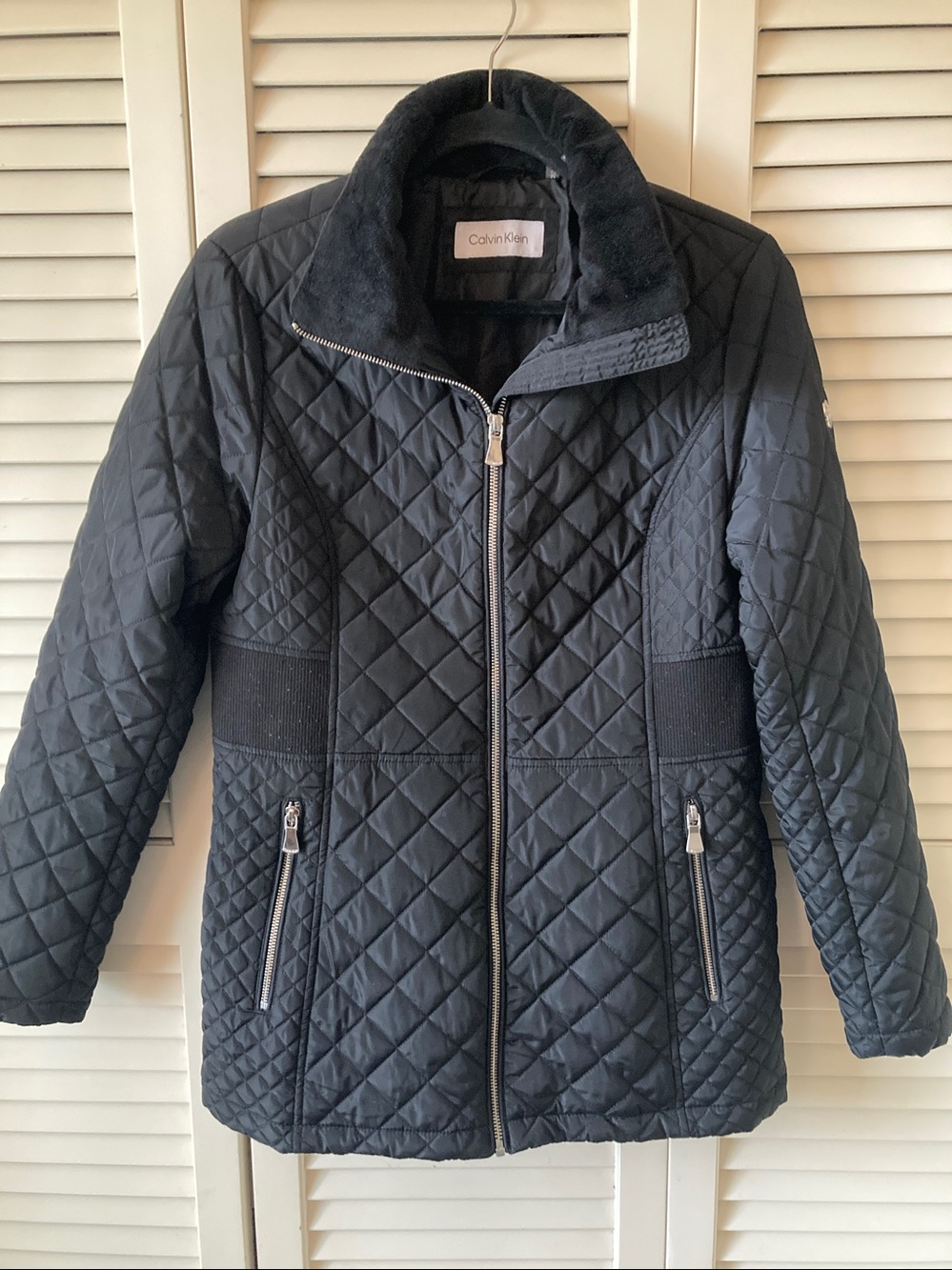Calvin Klein Lightweight Quilted Jacket Size M 🖤 - Picture 2 of 12